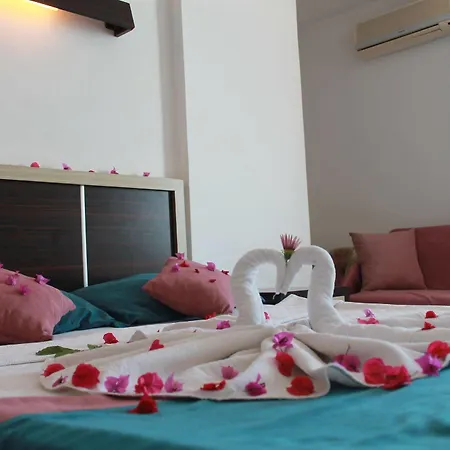 Monart Luna Playa 2* 阿拉尼亚
