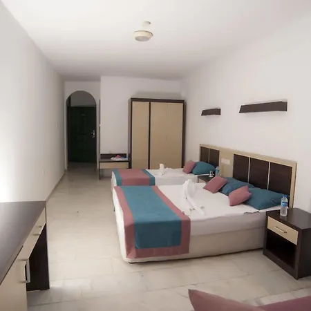 Monart Luna Playa 2* 阿拉尼亚