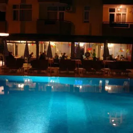 酒店 Monart Luna Playa 阿拉尼亚